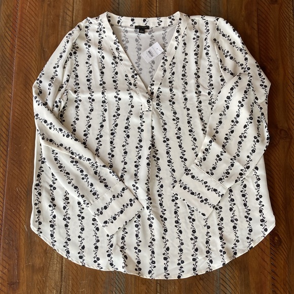 Women’s Ann Taylor Floral Blouse Top Popover Shirt New Large NWT - Picture 3 of 9